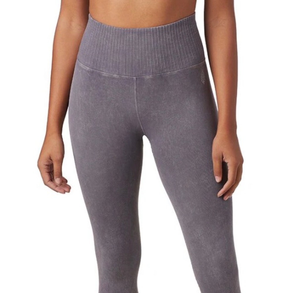 NWOT FP movement good karma charcoal leggings xs/s